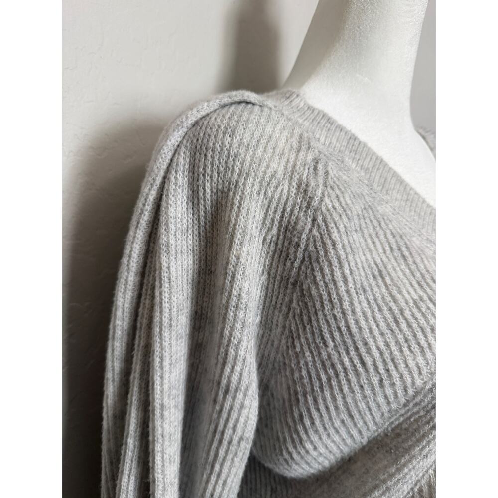 White House Black Market- Puffed-Sleeve grey Sweater, Size M - Picture 5 of 6